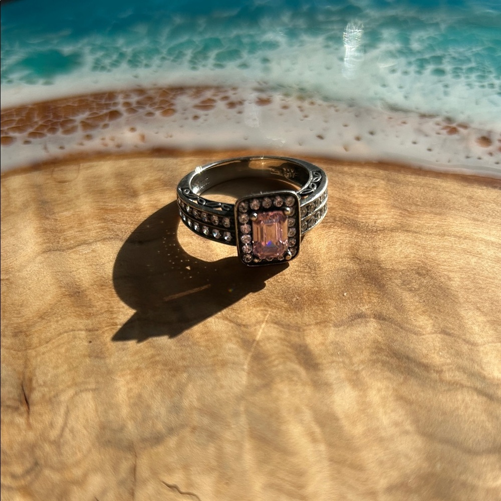 Sterling Silver 925 HVE Halo Ring – Pink Emerald-Cut Stone